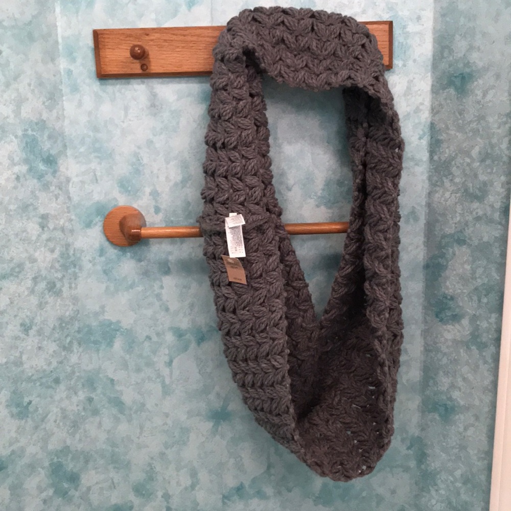 American Eagle infinity scarf